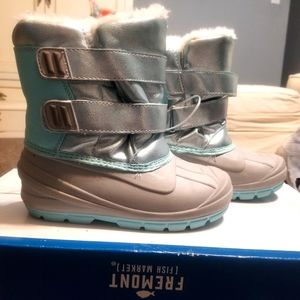 Cat & Jack thermolite snow boots